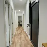 White Con Parking Gratis Apartment *