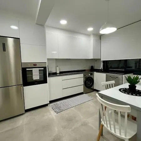 Apartment White Con Parking Gratis