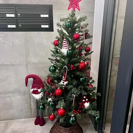 White Con Parking Gratis Apartment *