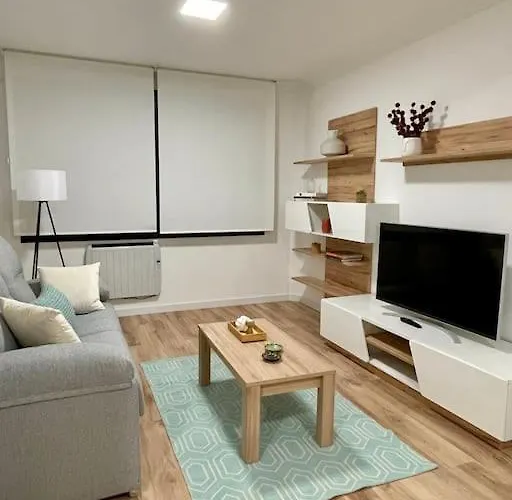 White Con Parking Gratis 比戈