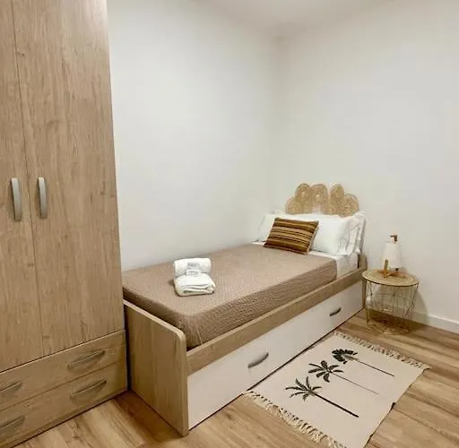 White Con Parking Gratis Apartment *