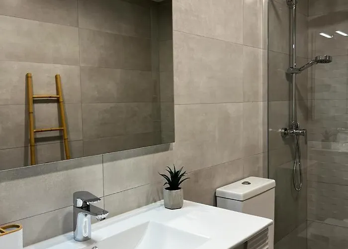 White Con Parking Gratis 公寓